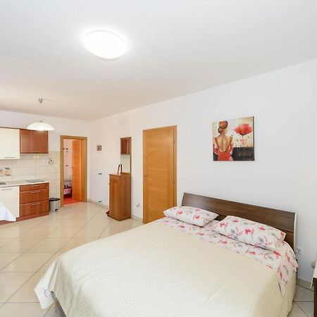 Apartments Milar 罗维尼 外观 照片