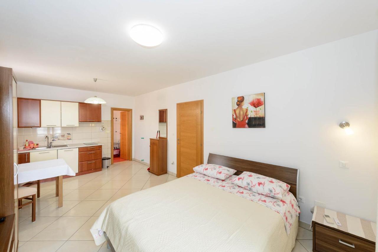 Apartments Milar 罗维尼 外观 照片