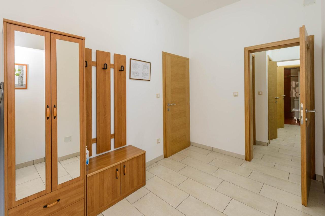 Apartments Milar 罗维尼 外观 照片