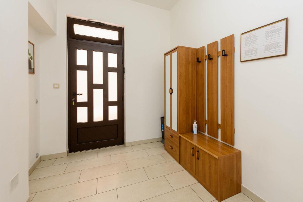Apartments Milar 罗维尼 外观 照片