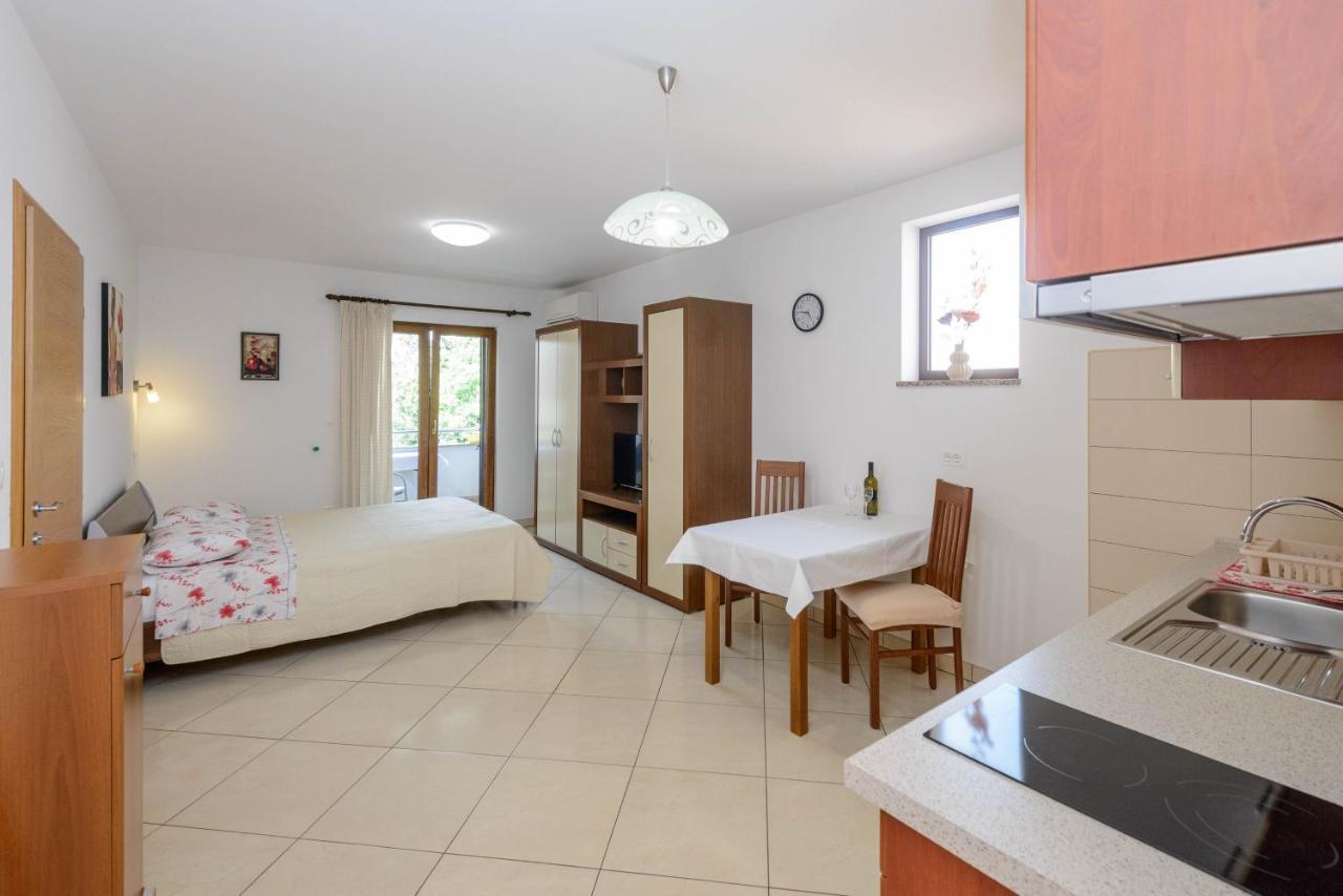 Apartments Milar 罗维尼 外观 照片