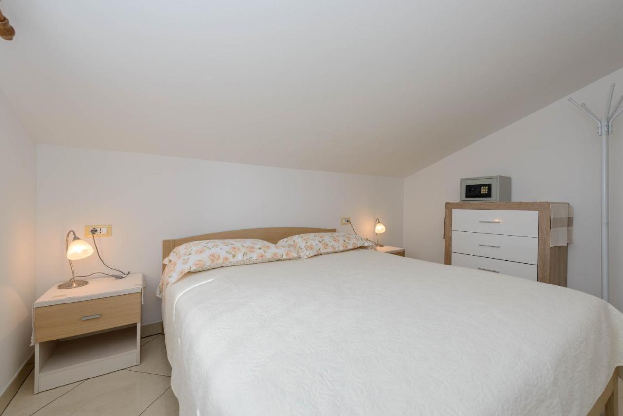 Apartments Milar 罗维尼 外观 照片
